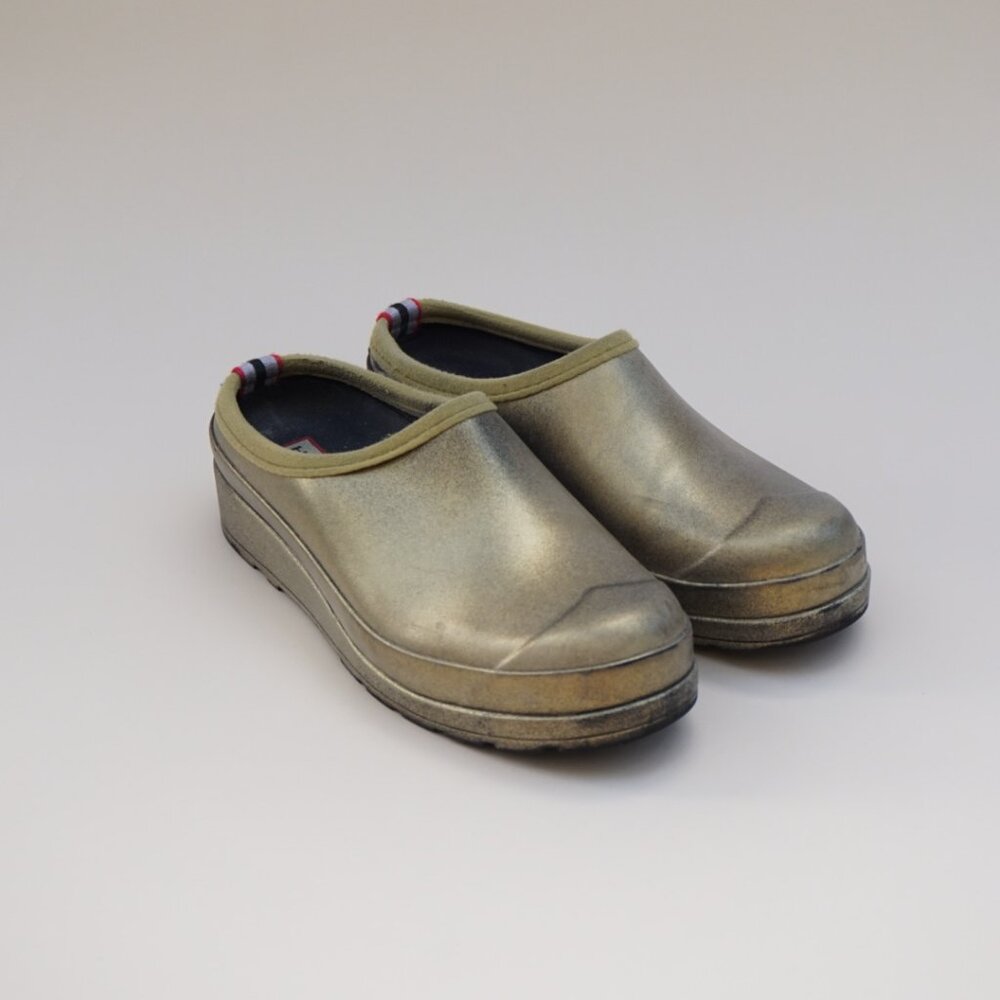 Hunter Gold Metallic Play Slip On Clogs - Size 5